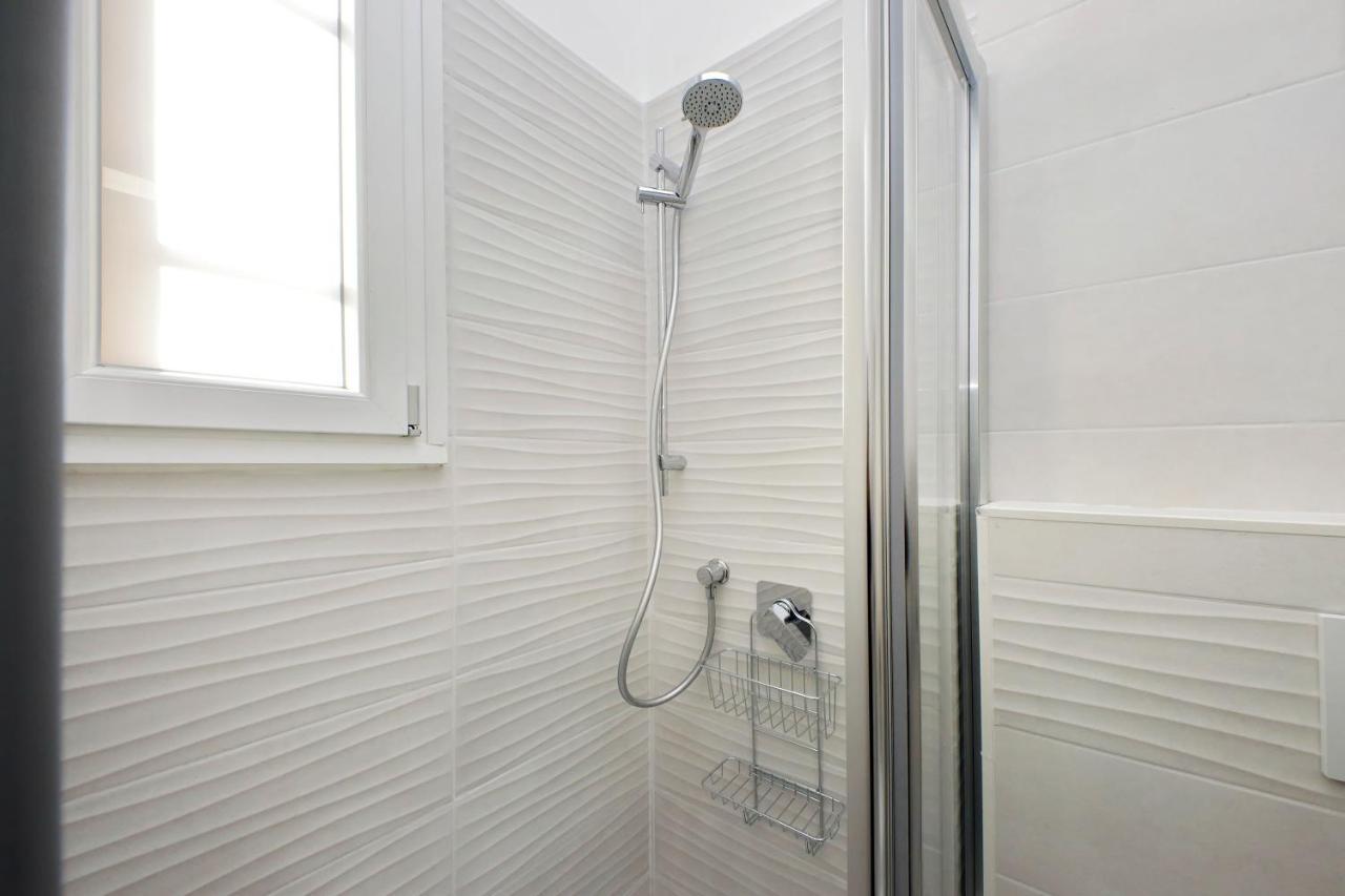 Ych-Luminoso Appartamento Per 8 Pax โรม ภายนอก รูปภาพ
